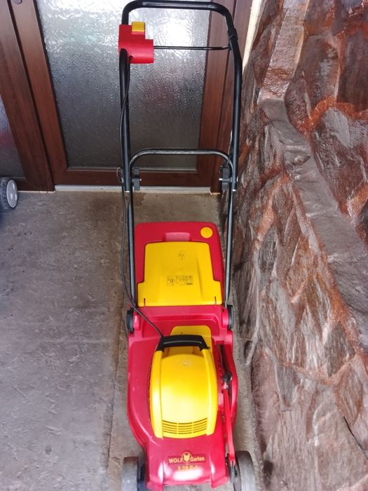 Mașina de tuns iarba electrica VOLF Garden