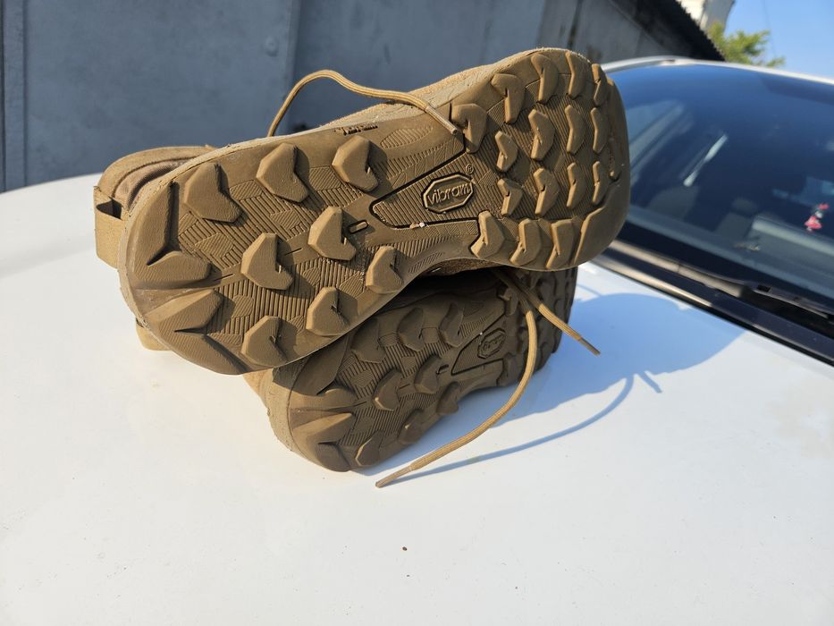 Bocanci desert Merrel 42