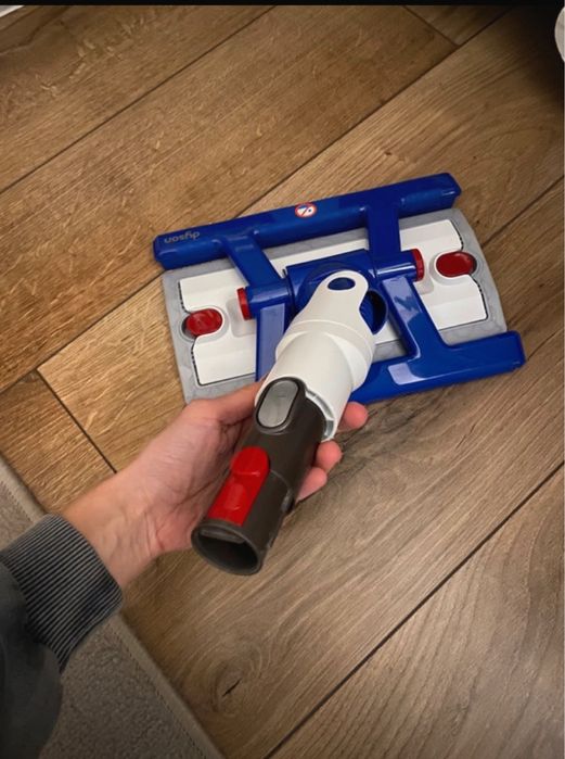 perie mop dyson cu laveta umeda