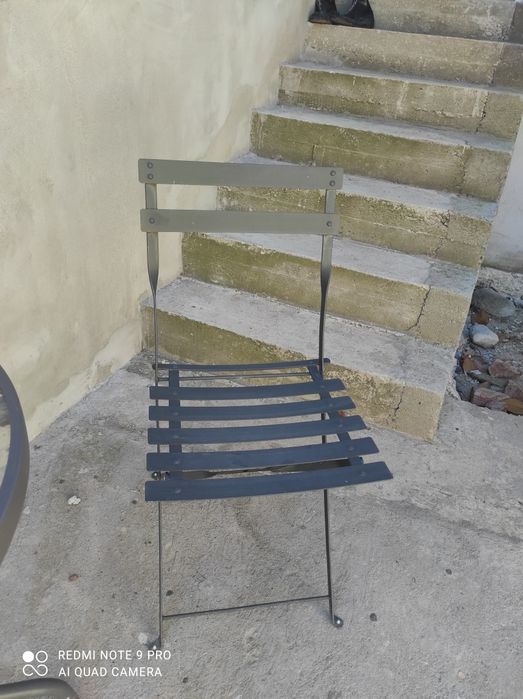 Градински метални столове