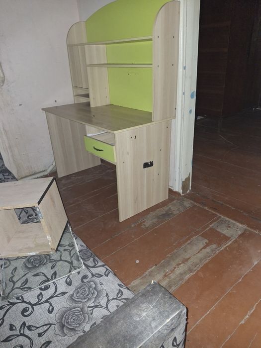 Срочно отдам даром мебель
