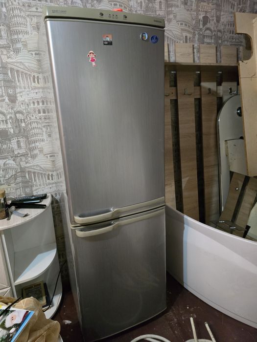 Продам холодильник самсунг