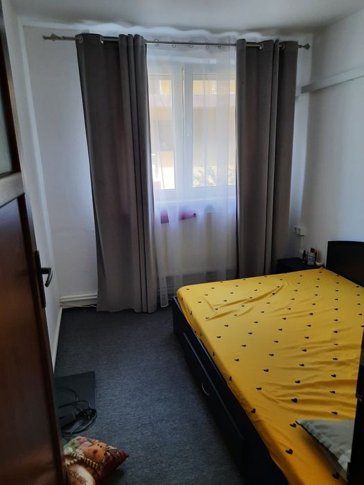 Vand apartament 3 camere