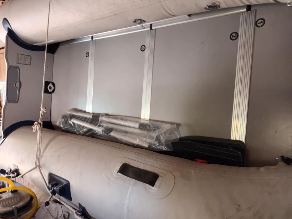 Продавам надуваема лодка