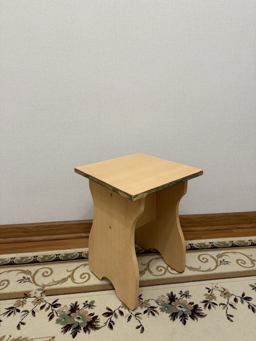 Табуретки (6 штук)