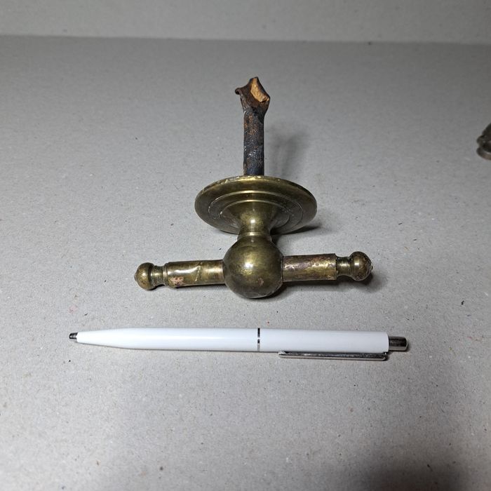 Obiecte din alamă și bronz