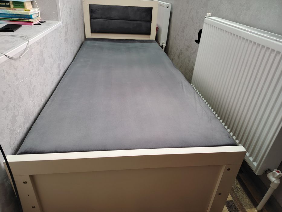 Односпальная кровать