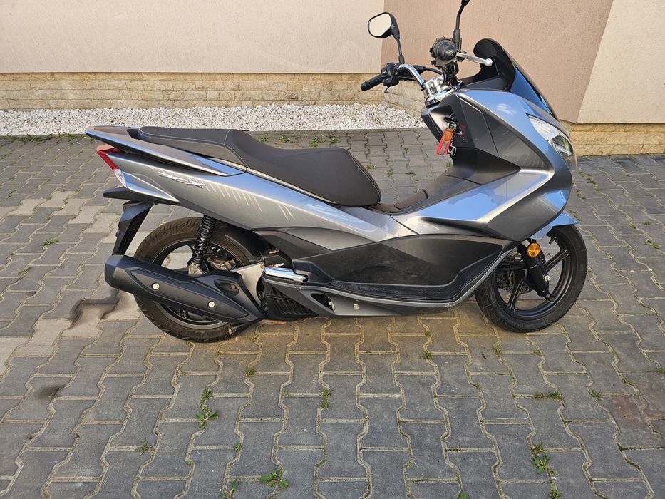 Vând scuter honda pcx 125