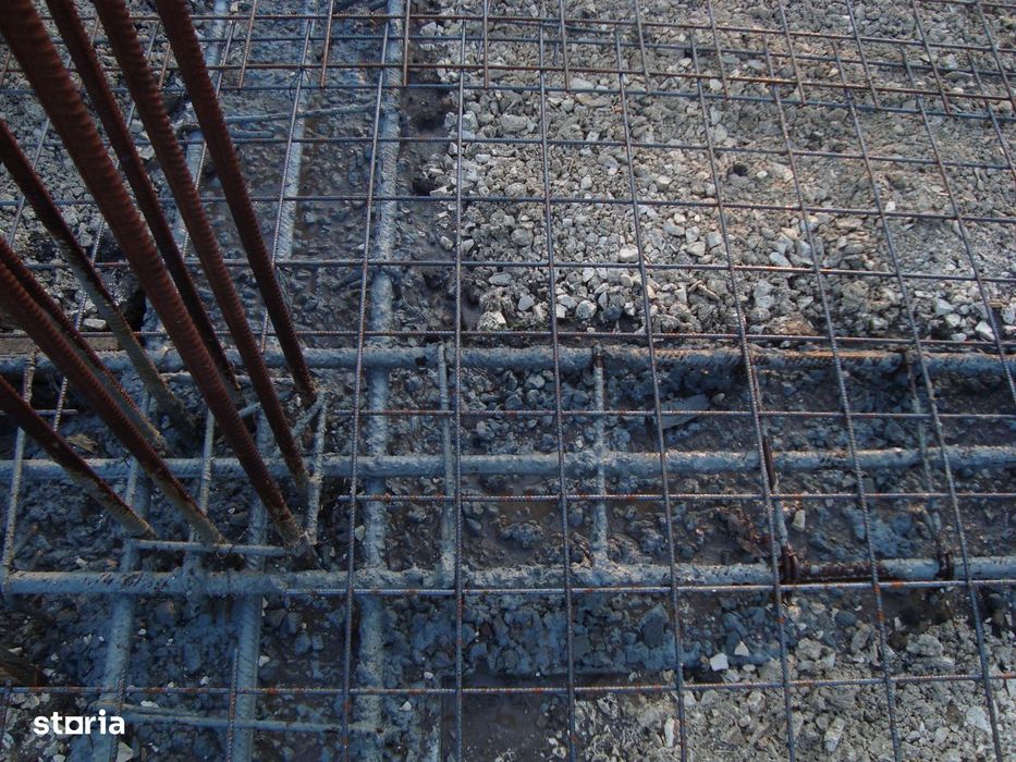 Casă de vânzare în cărămidă garaj, curte