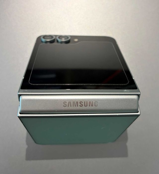 Galaxy Z Flip6 Mint, 256 GB, Excelent (Garantie 1 an)