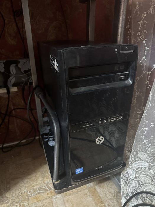 В Астане Продается компьютер вместе со столом