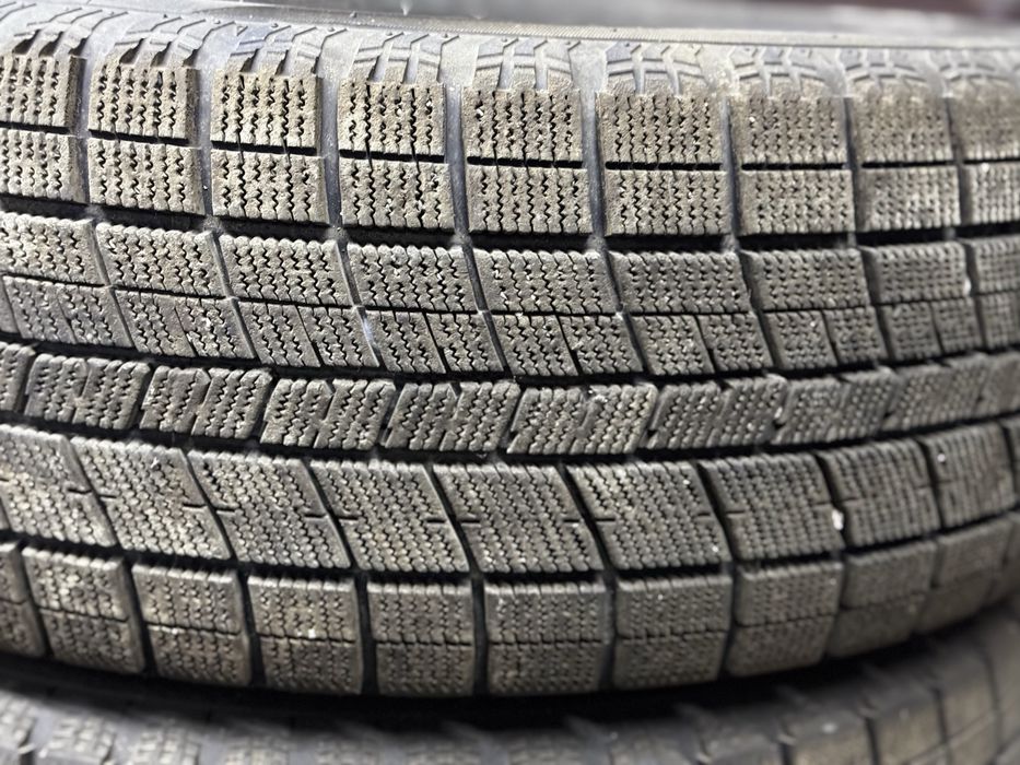 Продам зимние шины от Prado 150