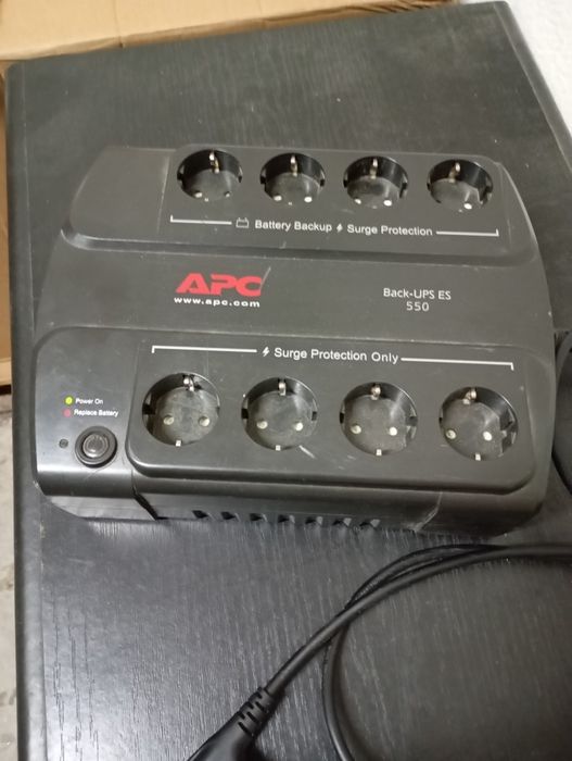 Vînd APC  ups 550