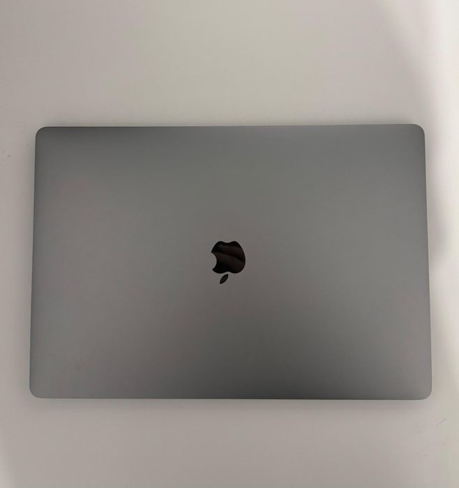 MacBook Pro 16” (2019) – i9 / 32GB RAM / 1TB SSD