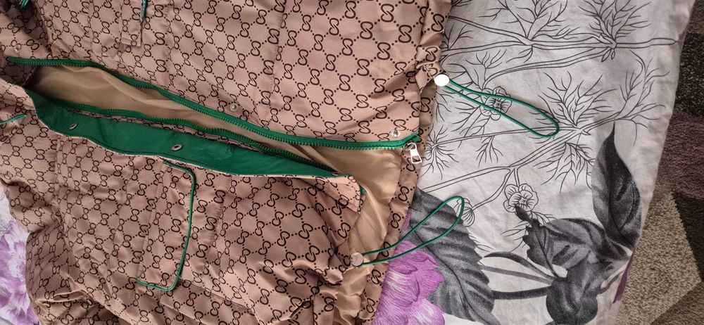 Бежово зимно яке, стандартен размер, ново! Цена 100 лв.