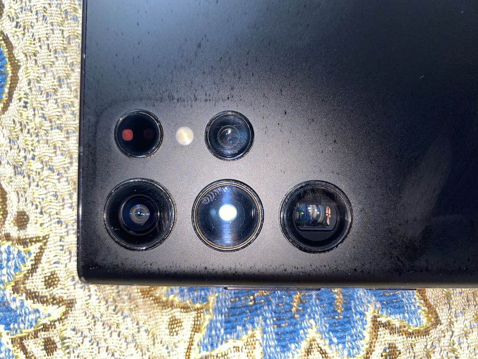 Продам Samsung s22 ultra