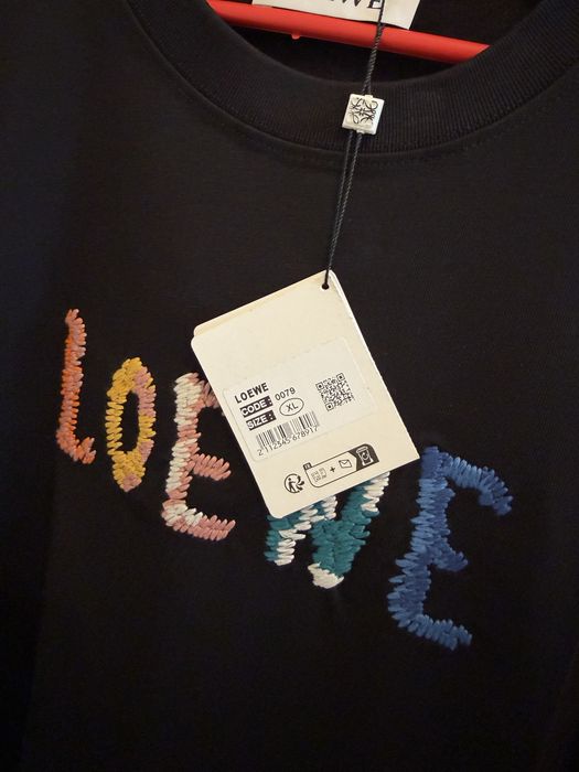 Tricou negru Loewe, masura XL, material din bumbac 100%, logo brodat pe partea din fata