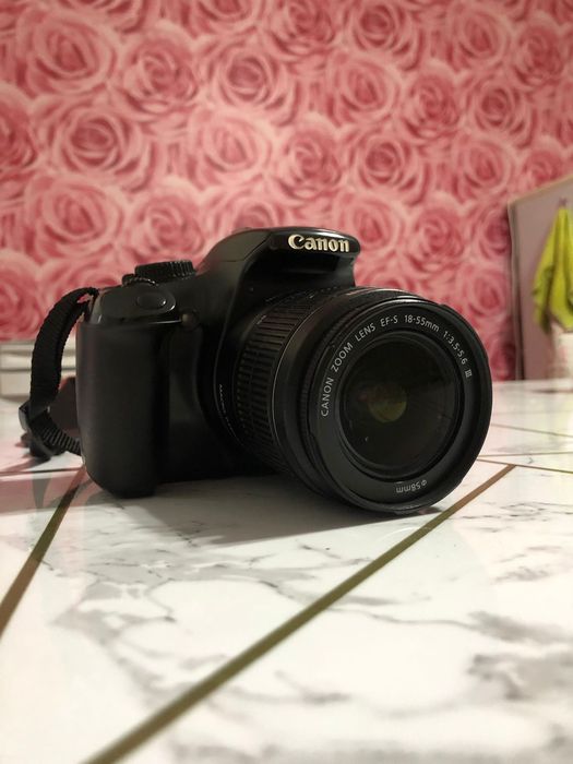 Профессиональный фотоаппарат