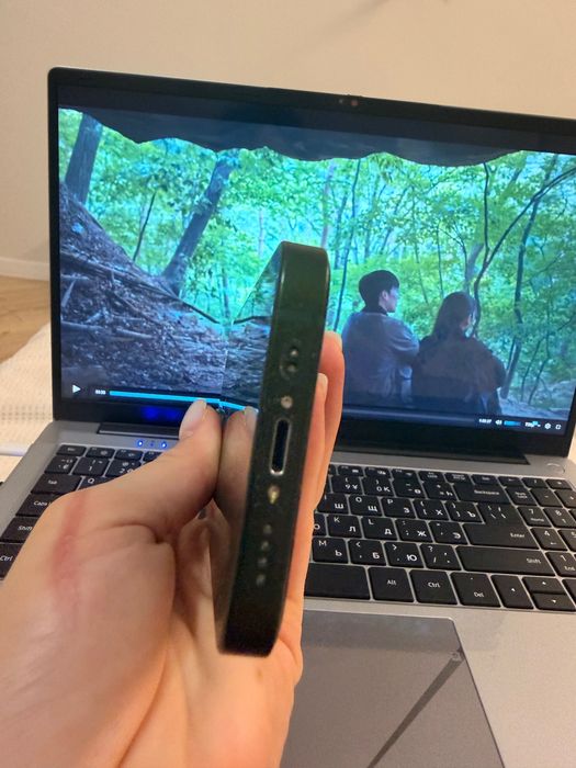 Продам айфон 13 мини зеленый