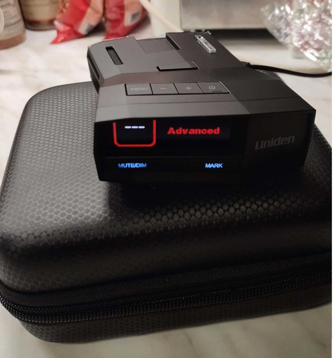 Detector radar Uniden R8 autolearn in cutie plastic box ca nou