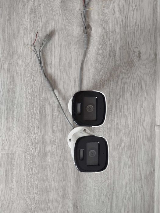 2броя Hikvision DS-2CE10DF3T-FS 3.6mm