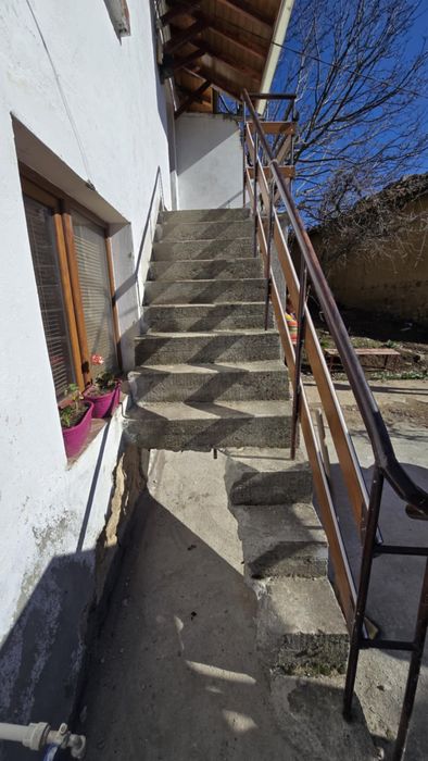 Предлагаме къртене,почистване и извозване на строителни материали.