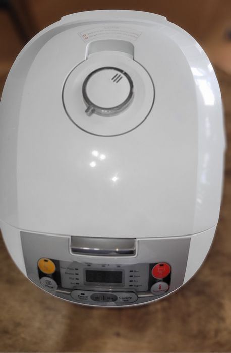 Multicooker Philips HD3037