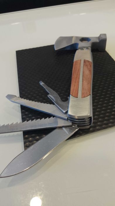 Briceag multifunctional 11 in 1, model SURVIVAL, firma NEO TOOLS