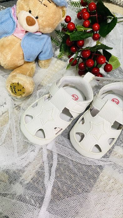 Продаётся детская обувь на мальчиков и на девочек. Отличного качества.