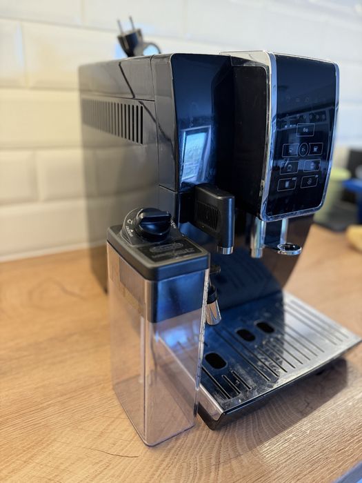 Кафеавтомат DE’LONGHI Dinamica ECAM 350.50.B, 1450W, 1.8 л 15 бара Гарафа за мляко със система LatteCrema Черен