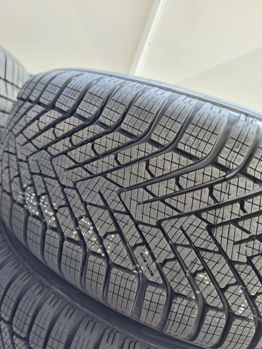 4 Броя НОВИ Гуми 225/55/18 Pirelli 25dot