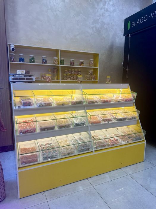 Готовая витрина для сладостей