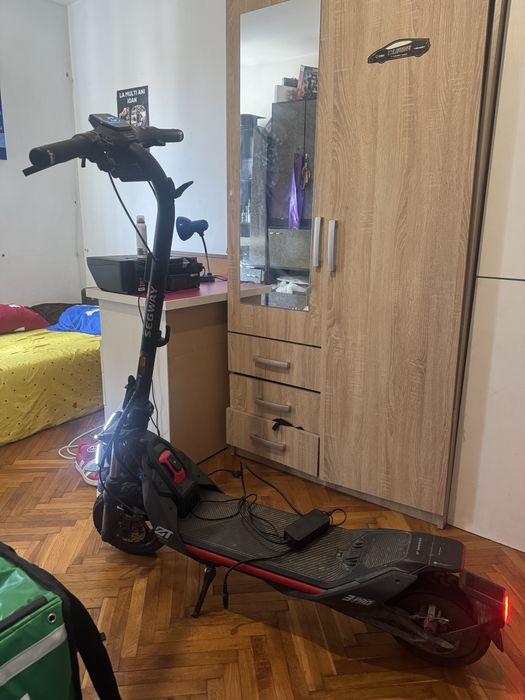 Trotinetă electrică Segway eKickScooter ZT3 Pro