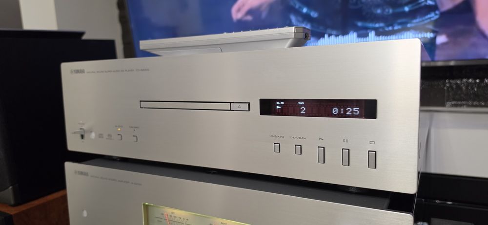 SACD Cd player Yamaha CD-S2000 balansate XLR 15 kg la cutie Super Audio Cd Player
