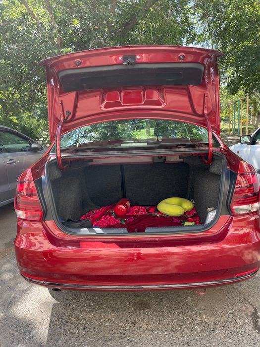 Продам автомобиль Volkswagen Polo