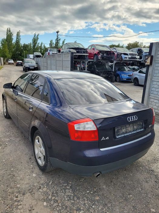 Dezmembram AUDI A4 B6 2.0 benzina an 2004