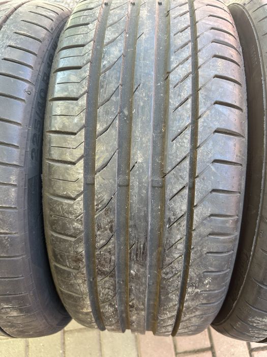 Cauciucuri vara Continentall 225  40 18 8mm la 100  ron bucata plus unul gratis