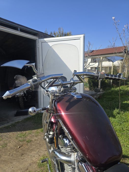 Suzuki Intruder VS 700