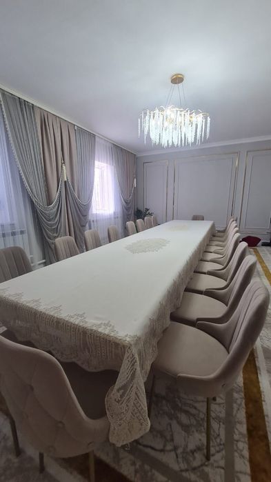 Стол и стулья в наборе