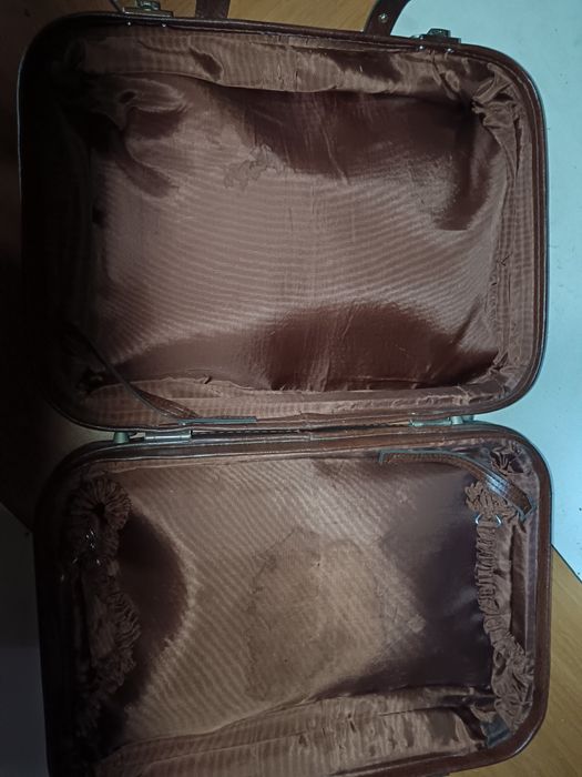 3 geamantane vechi preț lot