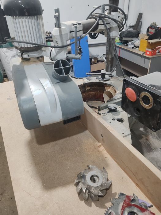 Продам фрезерный станок