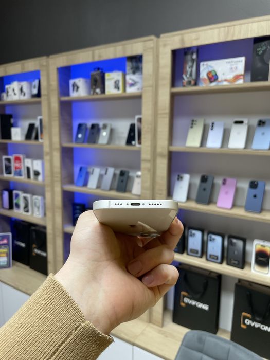 Apple iPhone 13, Starlight, 128 GB, Foarte Bun