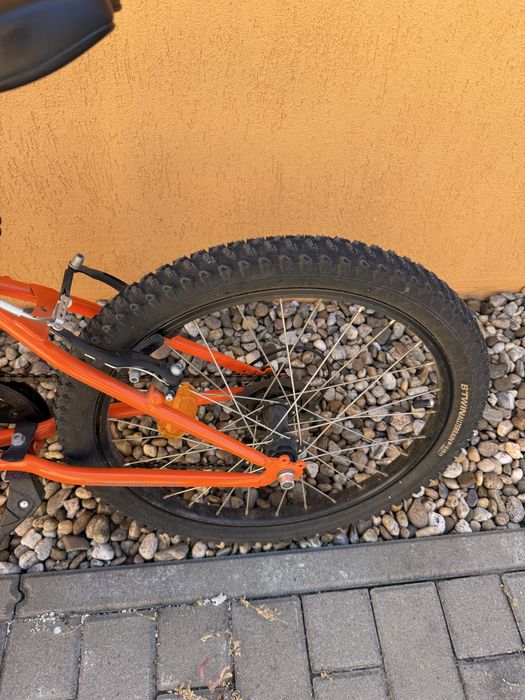 Vand bicicleta copii, roti de 20, stare foarte bună