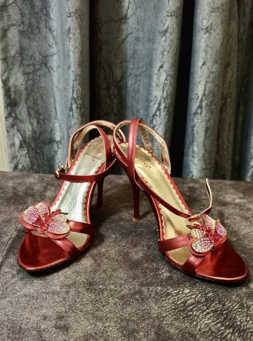 Босоножки красные 36 размер