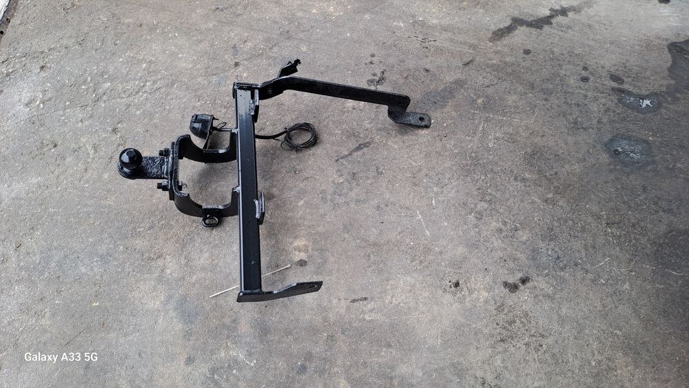 Продавам оригинален теглич за Peugeot 106 /Пежо 106