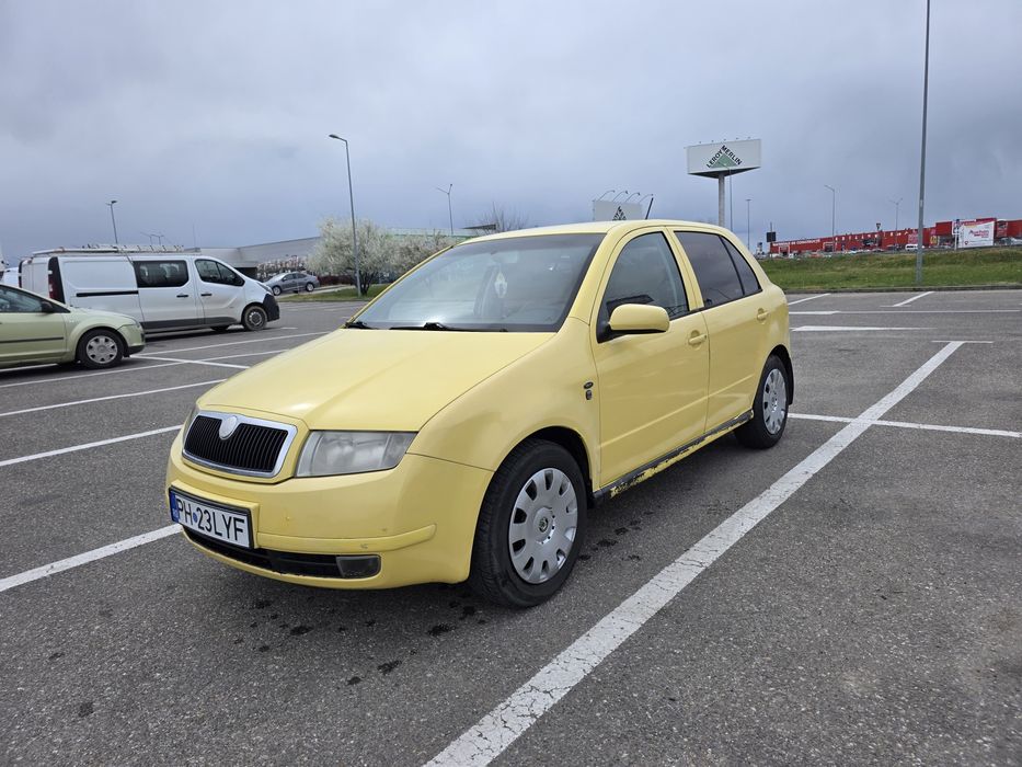Skoda Fabia-Galben