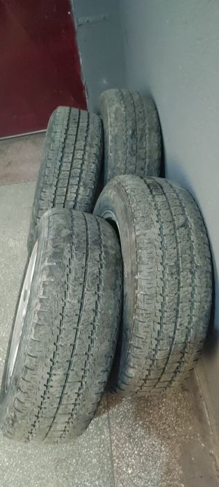 Vând jante aluminiu 205/65 R16C