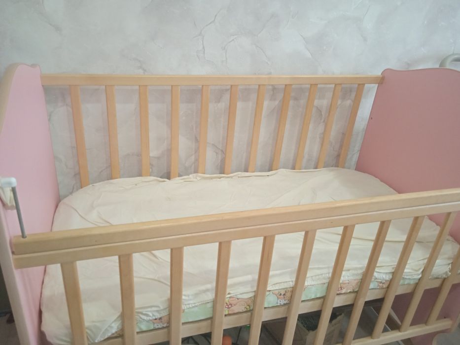 Продам детскую кроватку