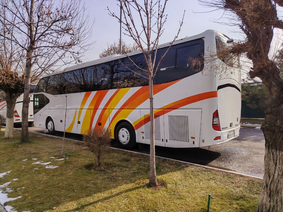Yutong avtobus sotiladi xolati alo faqat turistda ishlab turibdi