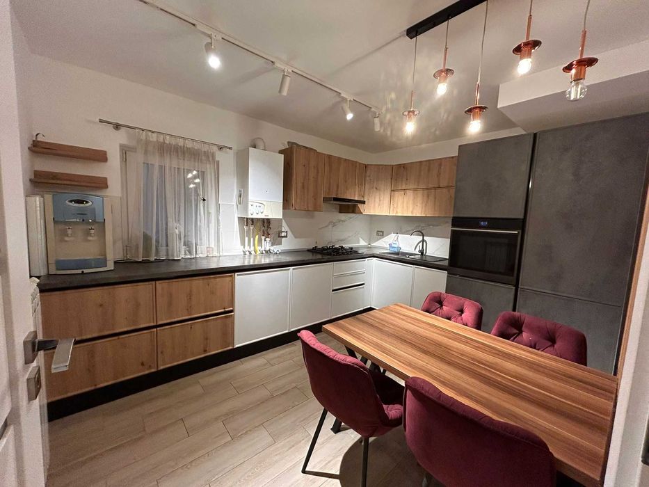 Apartament 3 camere de inchiriat in zona Supeco.